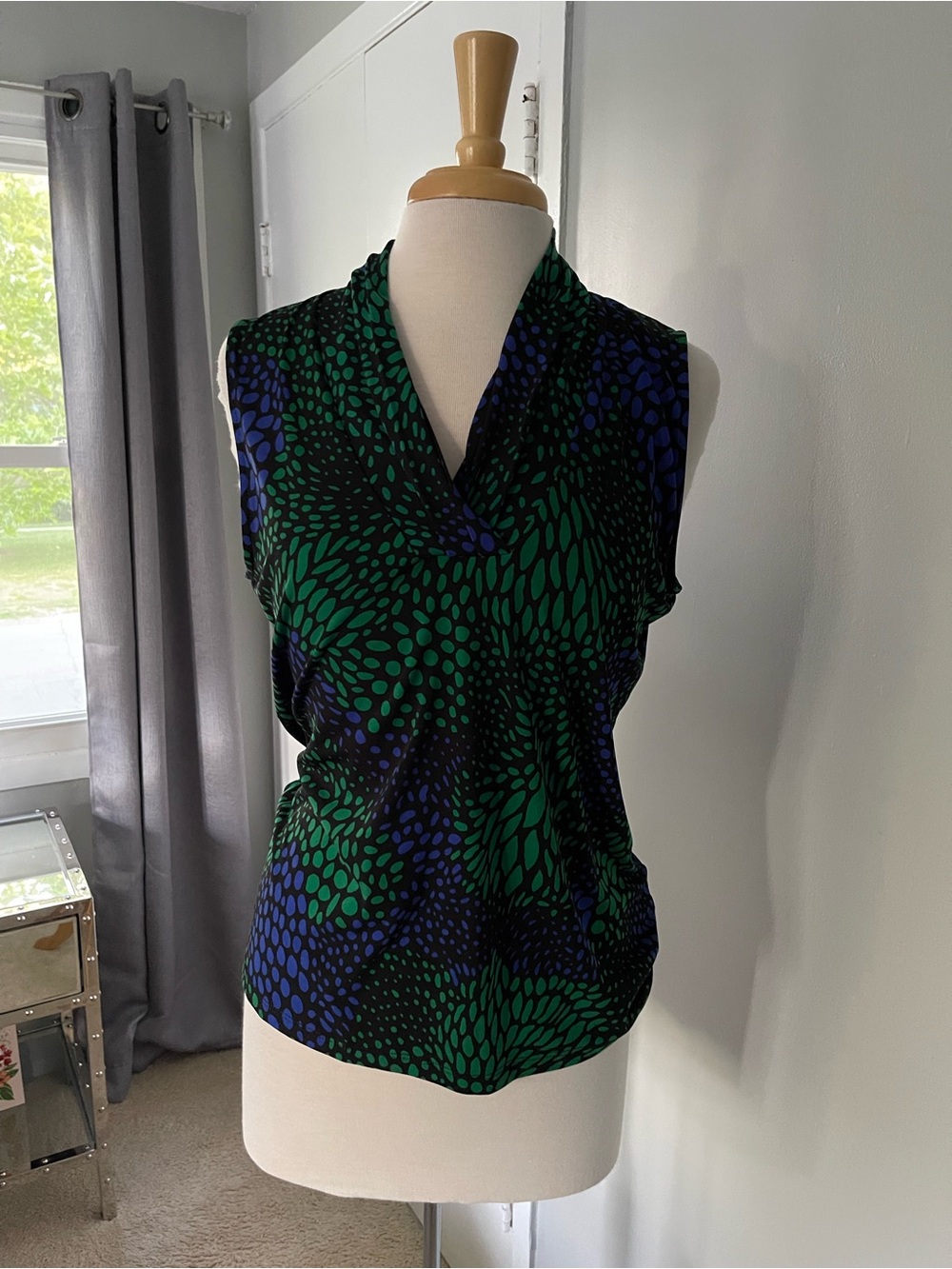 New York & Company Green and Blue Sleeveless Surplice Camisole